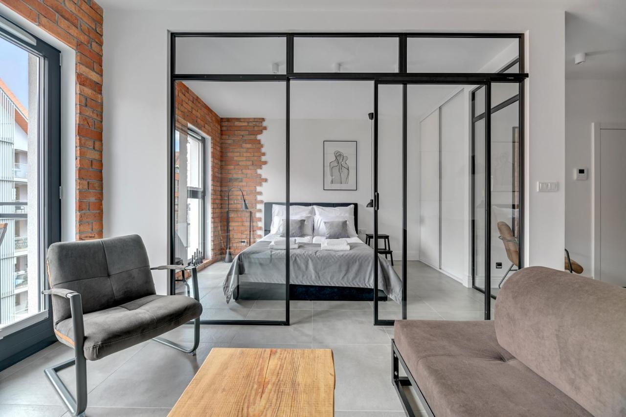 Aura III Apartments & Free Parking By Downtown Apartments グダニスク エクステリア 写真