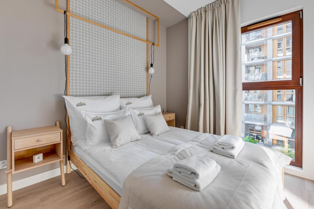 Aura III Apartments & Free Parking By Downtown Apartments グダニスク エクステリア 写真