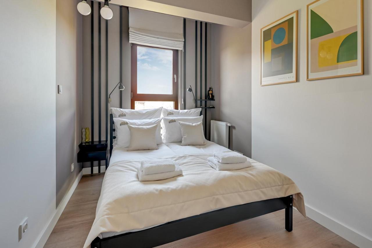 Aura III Apartments & Free Parking By Downtown Apartments グダニスク エクステリア 写真