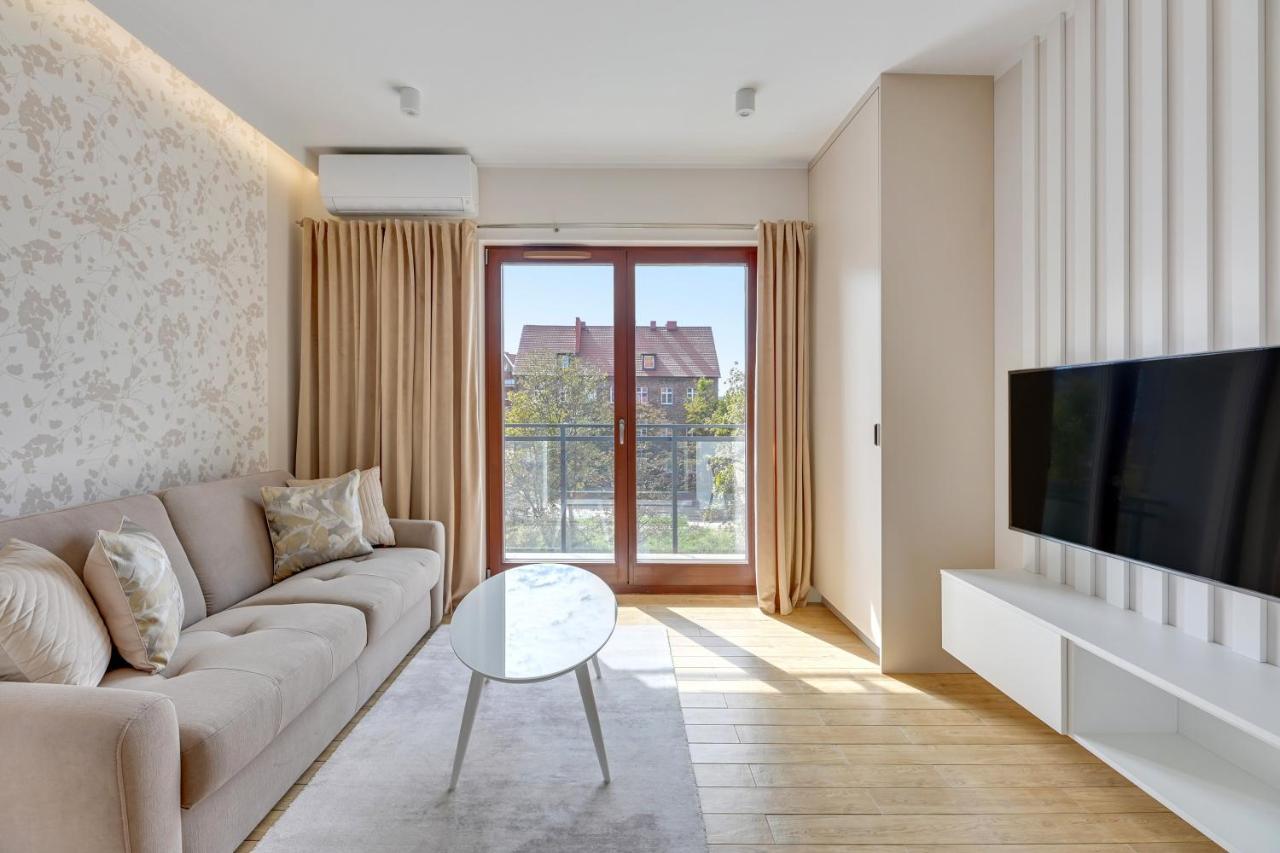 Aura III Apartments & Free Parking By Downtown Apartments グダニスク エクステリア 写真