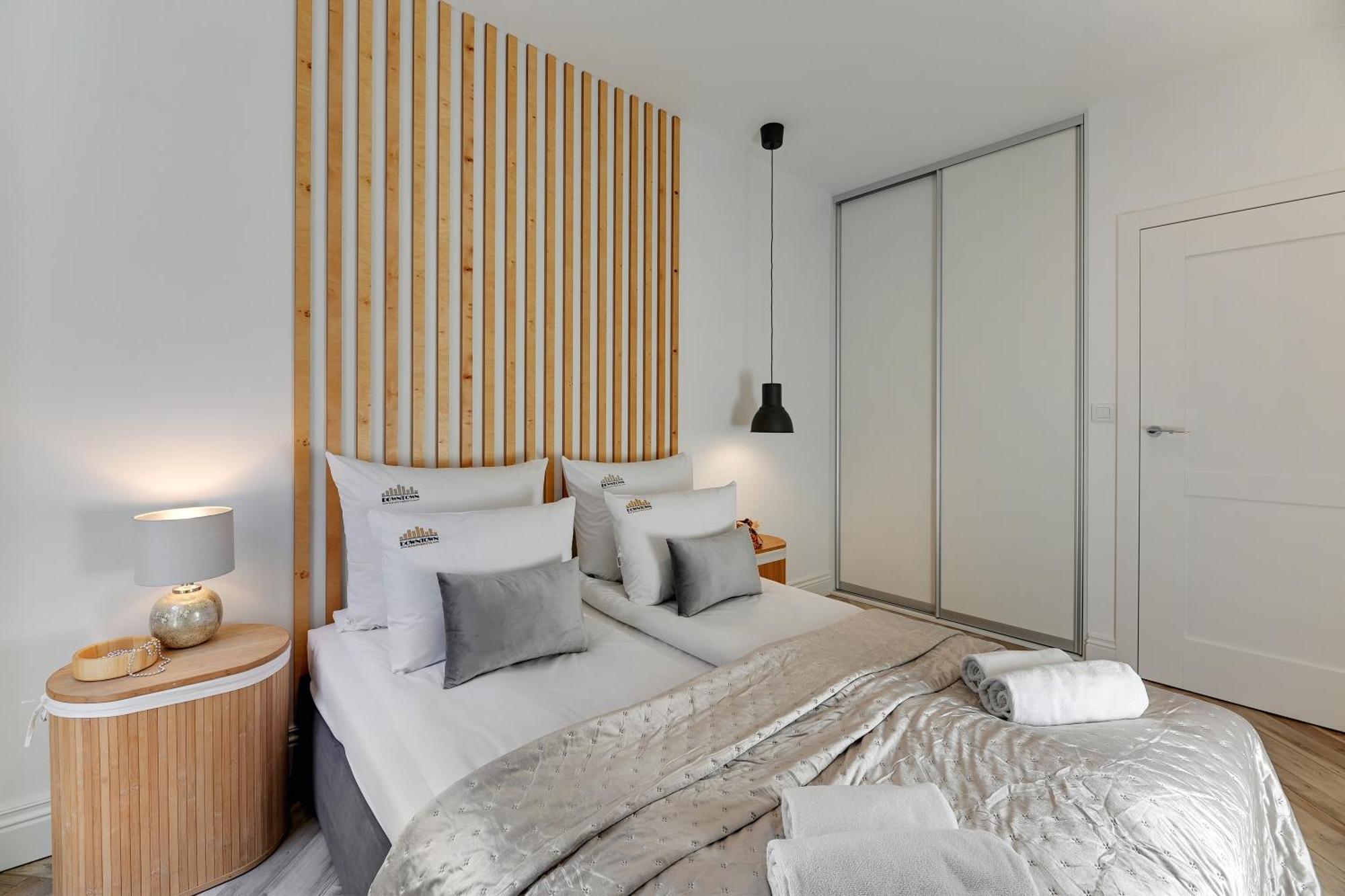 Aura III Apartments & Free Parking By Downtown Apartments グダニスク エクステリア 写真